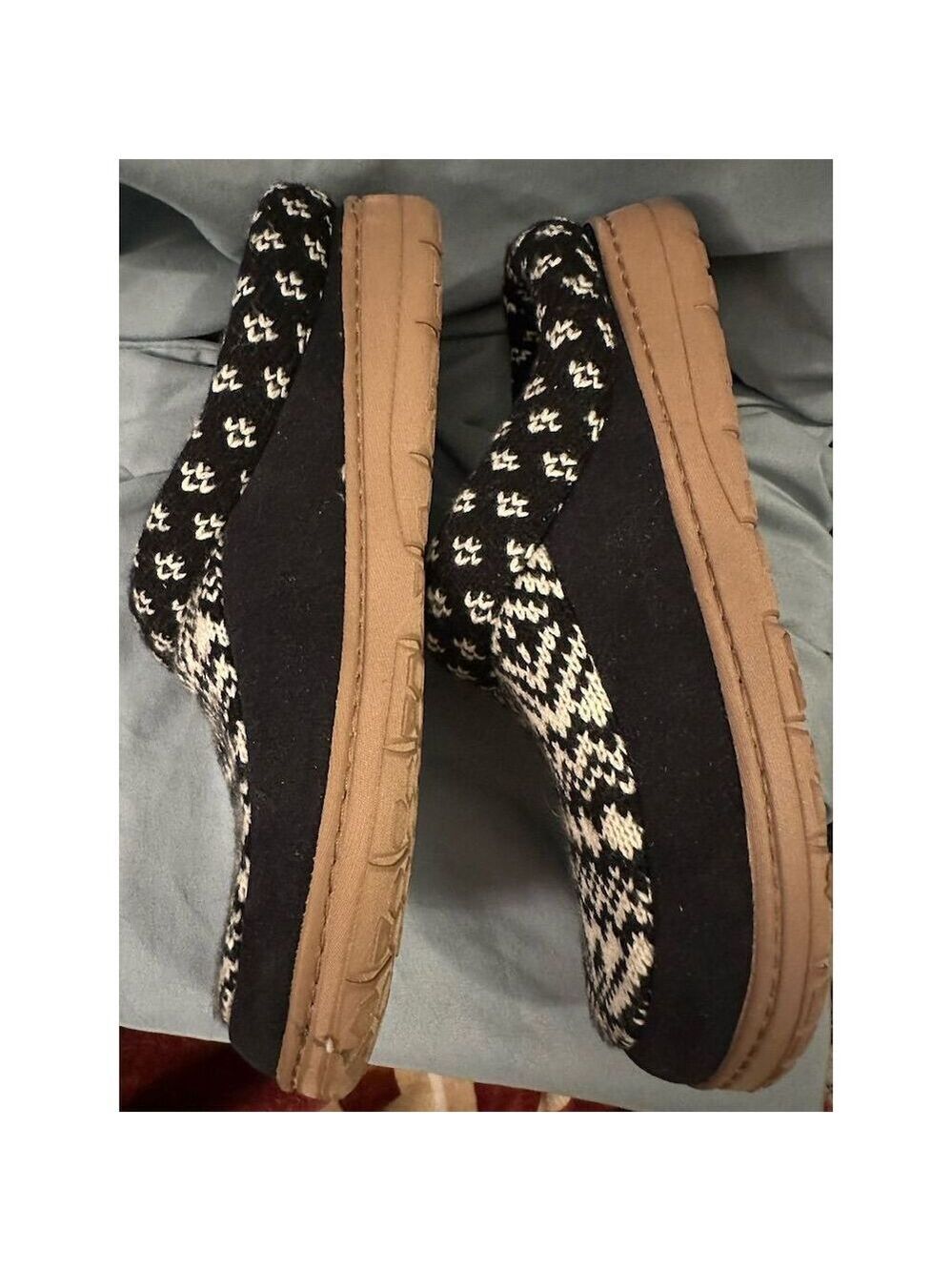 Dearfoams Women's Black Knit Memory Foam Slippers Size 9-10 - Picture 2 of 6